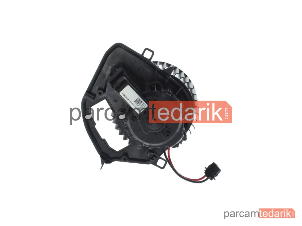BOSCH 0130115811 | Kalorifer Fan Motoru — VW Multivan T6, VW Transporter T6 / Caravelle T6, VW Transporter T6