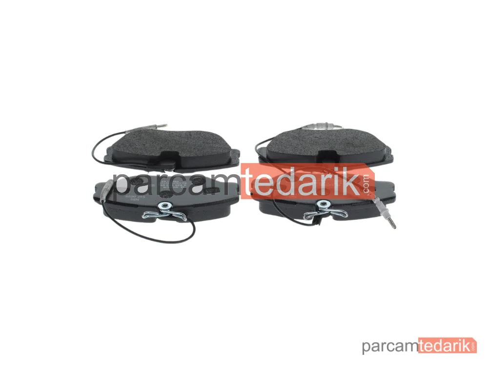 BOSCH 0986424033 | Fren Balatası (Ön) — Peugeot Expert, Citroen Evasion Mpv, Fiat Scudo