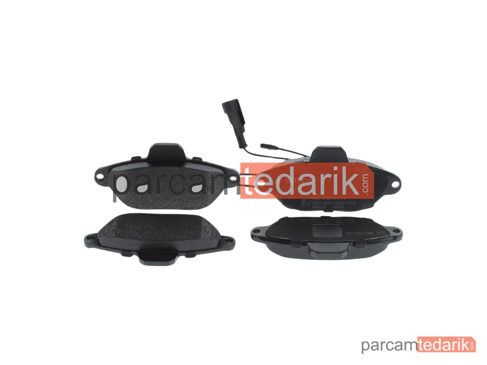 BOSCH 0986424379 | Fren Balatası (Ön) — Fiat Punto, Fiat Seicento / 600, Lancia Y