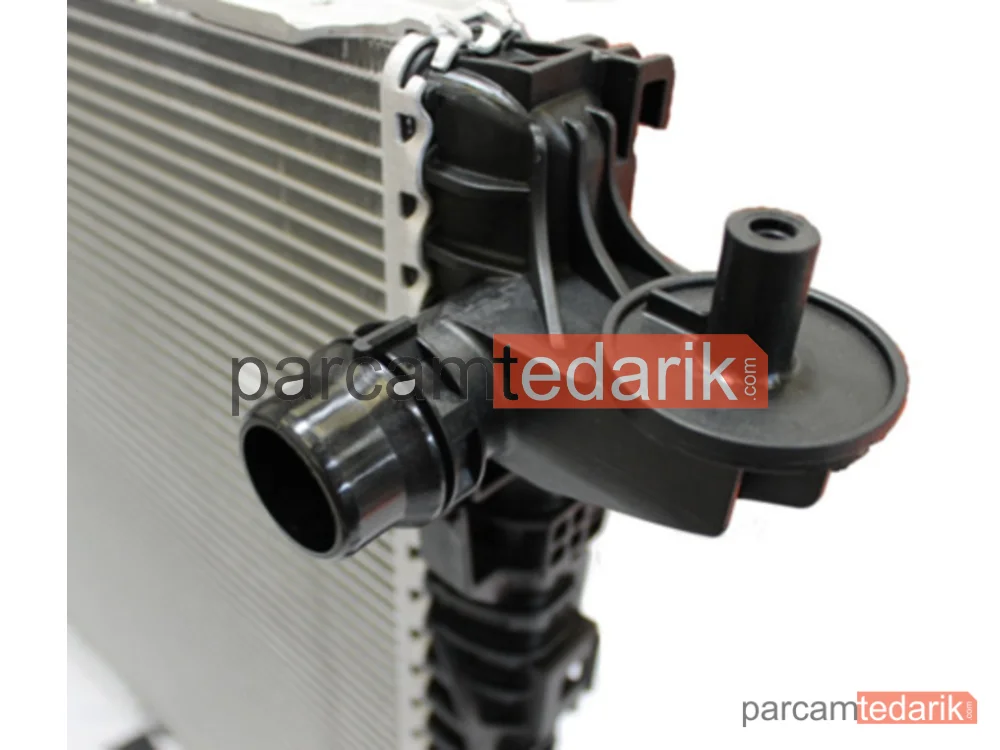 CR2179000P | Su Radyatörü — VW Touareg 18- Audi A4 16- A5 17- A6 19