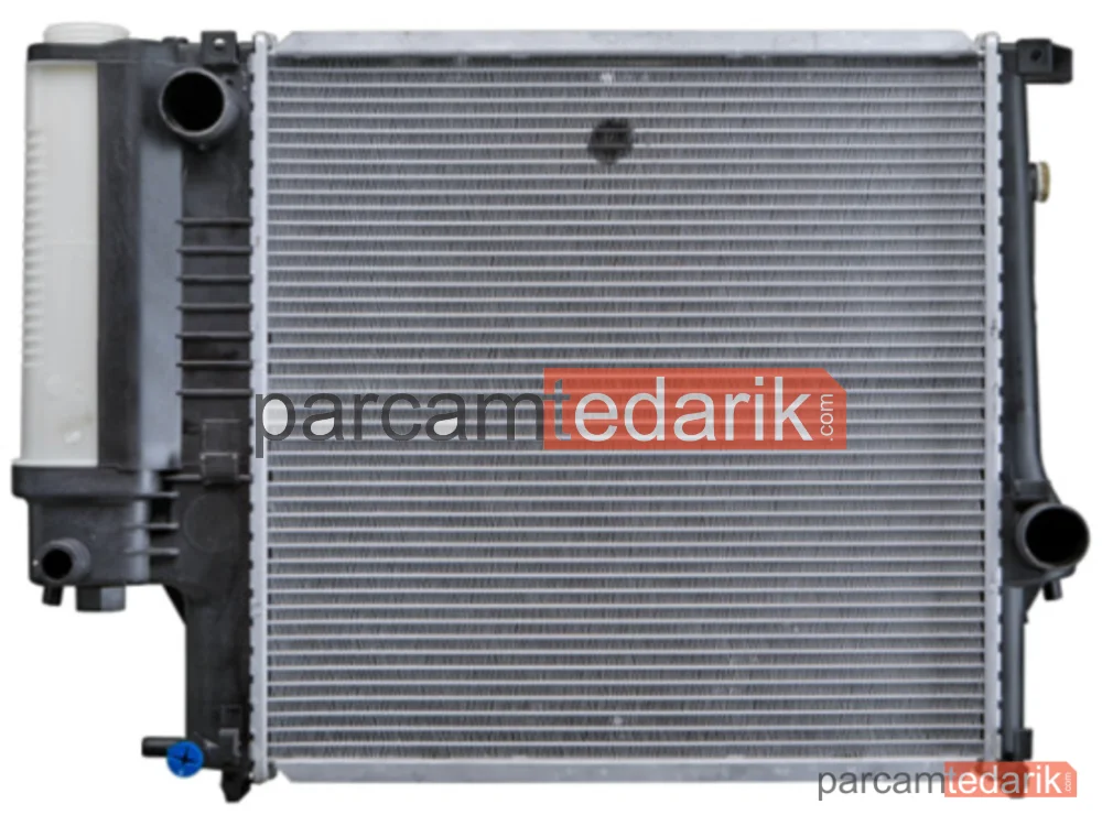 BEHR CR330000P | Su Radyatörü — BMW E36 (Avrupa Üretim)
