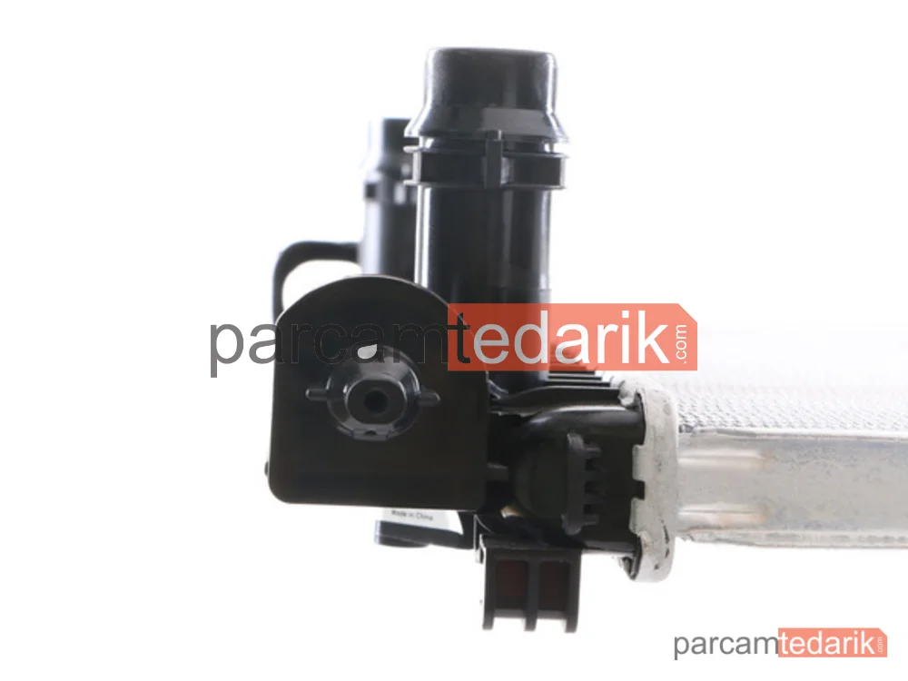 BEHR CR910000S | Su Radyatörü — Otomotik Sanzuman (Audi A4 08-16 A5 10-17 Q5 09-17)