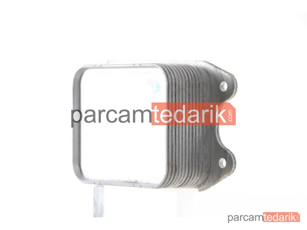 BEHR CLC140000S | Yağ Soğutucusu — VW Caddy 16- Golf 16- Passat 15- Polo 18- Audi A3 17- Seat Leon 17