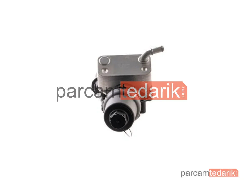 BEHR CLC348000S | Yağ Filtre Gövdesi (Soğutuculu) — VW Golf Passat Audi A3 A4 A6 Seat Leon Skoda Octavia