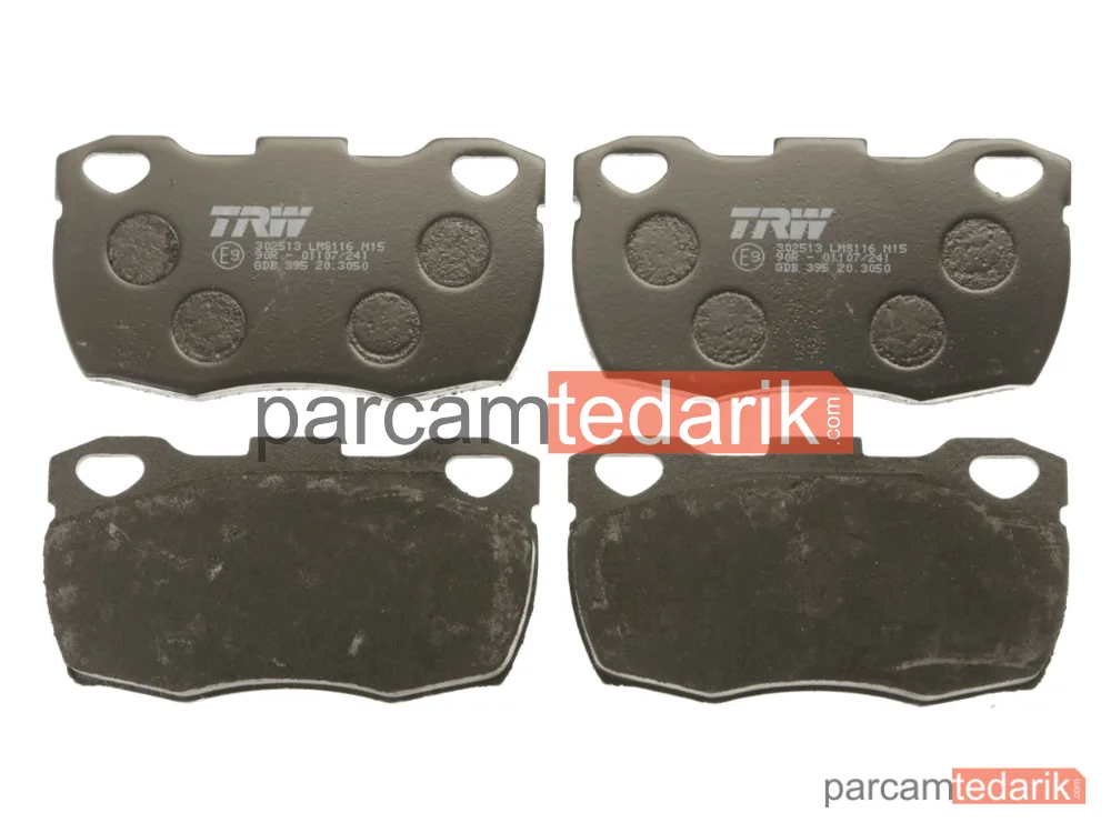 TRW GDB395 | Fren Balatası Ön Land Rover Defender Cabrio 3.5 4X4 90-93, 2.5 D 4X4 90-01, 2.5 TDİ 4X4 90-01, 2.5 TD5 4X4 98-17